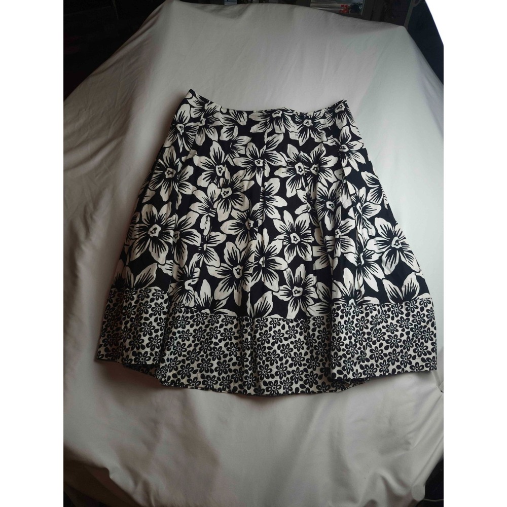 Covington Midi Skirt 18 Black White Floral Preppy Classic Summer Cottagecore